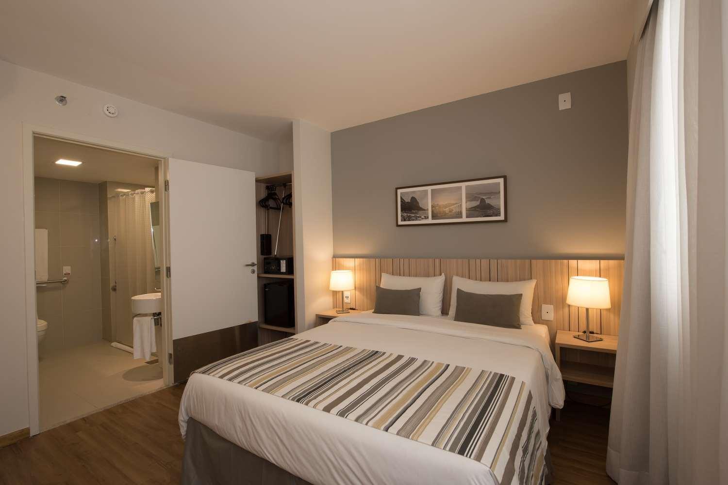 Hotel Days By Wyndham Lapa 4*